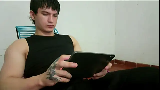 ErickWalton online show from October 16, 6:21 am