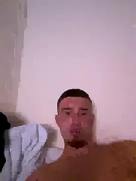 Snapshot of Johnclips2 chatting on September 11, 2:43 am Johnclips2 online show from September 11, 2:43 am