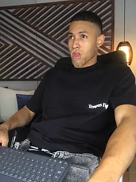 B Wild online show from October 26, 4:58 am