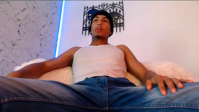 lorian vikel online show from October 18, 9:53 pm