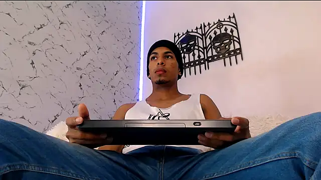 lorian vikel online show from October 12, 8:47 pm