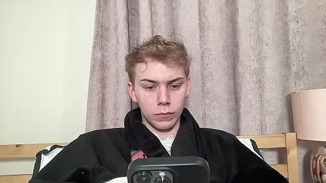 scottishtwink01 online show from November 3, 2:05 am