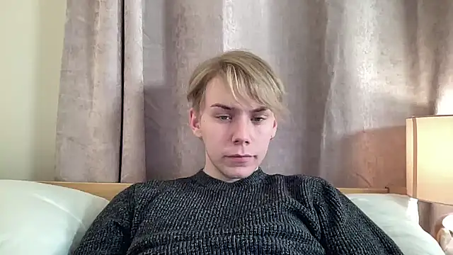 Snapshot of scottishtwink01 chatting on October 2, 1:20 am scottishtwink01 online show from October 2, 1:20 am