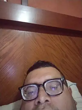 Santiagoqro85 online show from December 1, 1:58 pm