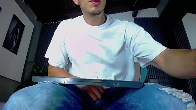 John Apolo1 online show from September 15, 11:33 am