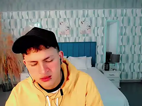 Axel savage online show from November 9, 12:09 pm