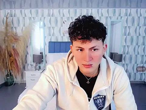 Axel savage online show from October 22, 12:20 pm