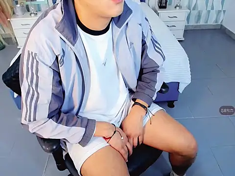 Axel savage online show from November 4, 12:39 pm