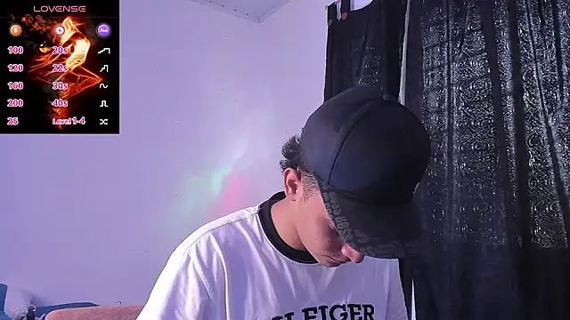 Austin Cardieff  online show from October 10, 8:02 pm