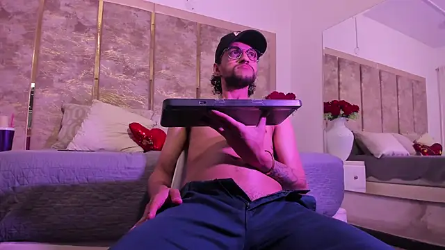 LiamSamders online show from September 16, 2:07 pm