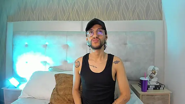 LiamSamders online show from September 23, 7:46 pm