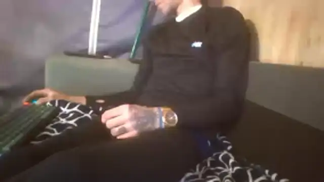 Sillycatfish online show from November 19, 5:40 am