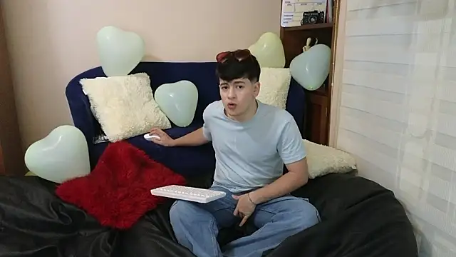 tightncuteass online show from February 10, 11:20 pm