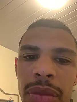 Lucio1matheus online show from October 3, 9:14 am