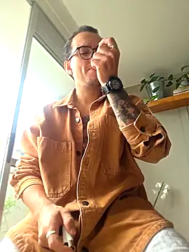 AronShelby420 online show from September 28, 3:10 pm