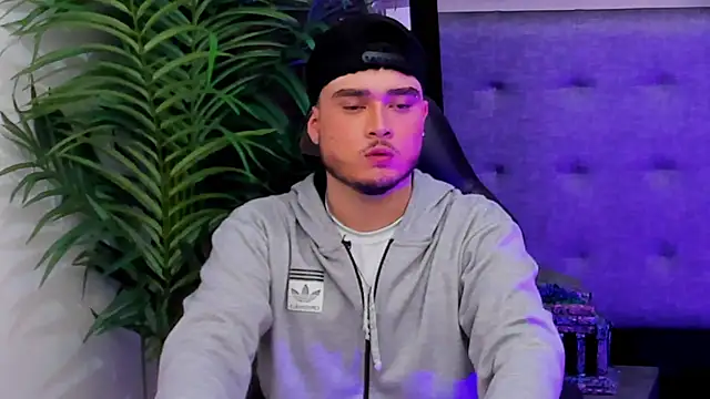 SALVATORE MULLER1 online show from November 22, 1:38 am