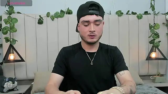 SALVATORE MULLER1 online show from November 9, 4:38 am