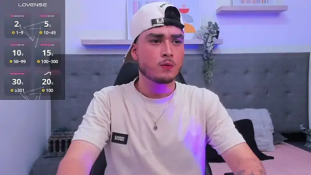 SALVATORE MULLER1 online show from November 11, 9:42 pm