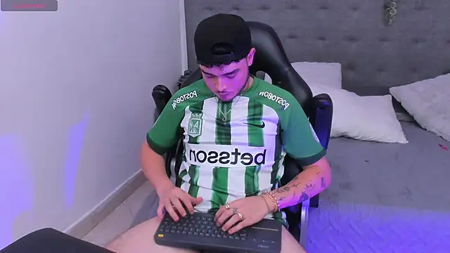 SALVATORE MULLER1 online show from November 8, 2:15 am