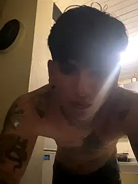 hotlatinboys205 online show from October 30, 7:43 am