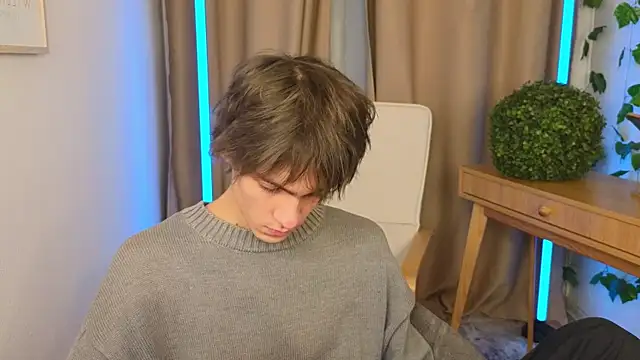 va1ora online show from November 16, 1:46 pm