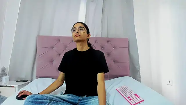 EthanBlackwoodd online show from March 7, 3:54 pm