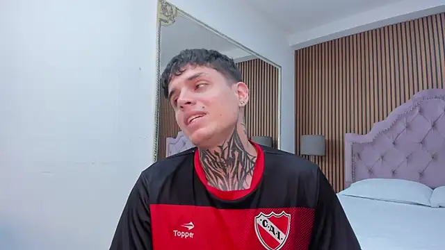 Declan-Fox online show from October 25, 5:42 am