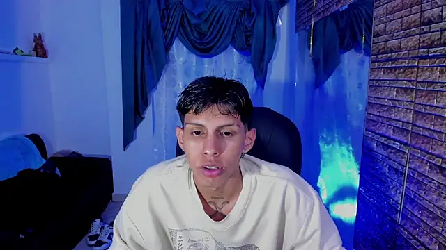Snapshot of Axeel_Boy chatting on October 2, 5:44 am Axeel Boy online show from October 2, 5:44 am