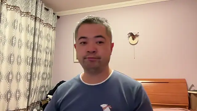 Snapshot of Mr_Dog chatting on October 18, 4:34 pm Mr Dog online show from October 18, 4:34 pm