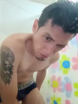 Snapshot of Andyvergagrande chatting on September 16, 3:29 am Andyvergagrande online show from September 16, 3:29 am