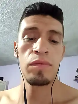 Snapshot of Andyvergagrande chatting on September 21, 6:35 am Andyvergagrande online show from September 21, 6:35 am