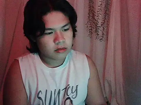 Huntrix2025 online show from December 4, 9:00 pm