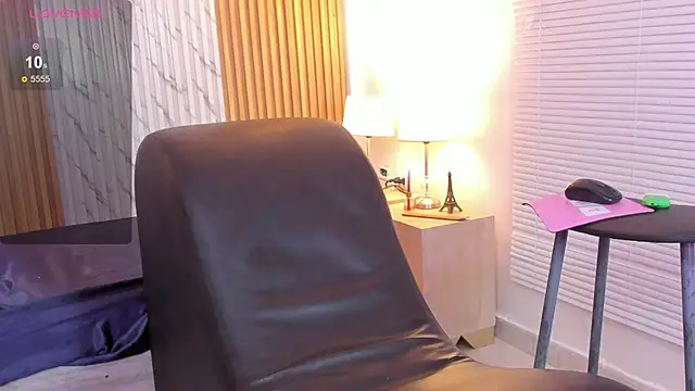 james jonnes online show from November 18, 8:45 pm