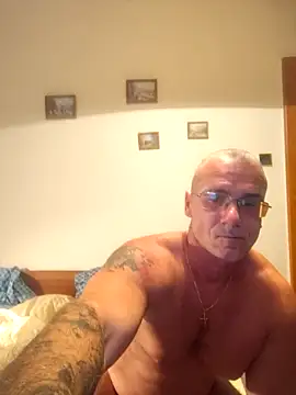 Snapshot of chcem1975 chatting on September 23, 8:19 pm chcem1975 online show from September 23, 8:19 pm