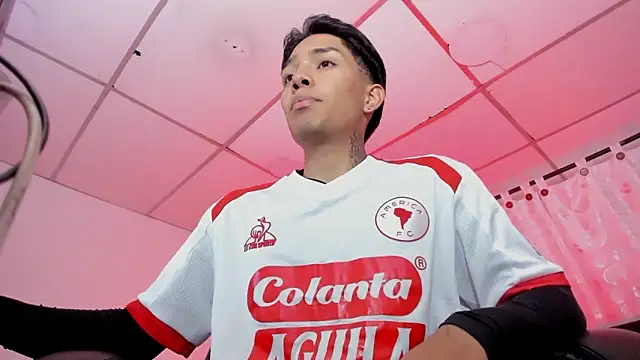 Hunteer Boy online show from November 18, 3:54 am