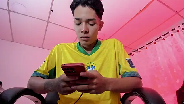 Hunteer Boy online show from November 15, 4:47 am