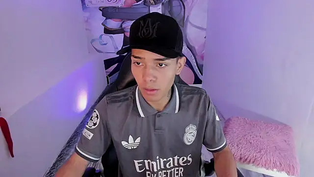 Hunteer Boy online show from October 25, 3:52 am