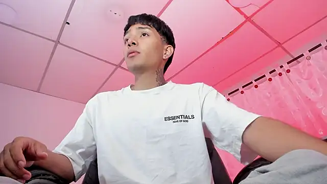 Hunteer Boy online show from November 20, 4:56 am