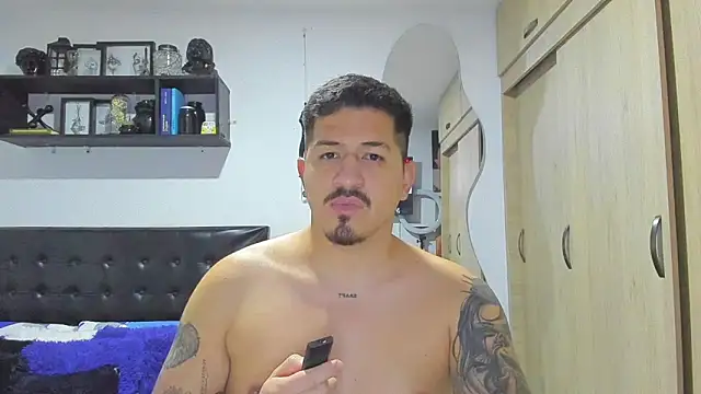 Arnolwilliams online show from November 16, 7:21 am