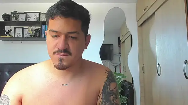 Arnolwilliams online show from November 21, 9:03 pm