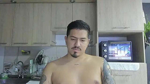 Arnolwilliams online show from October 13, 11:33 pm