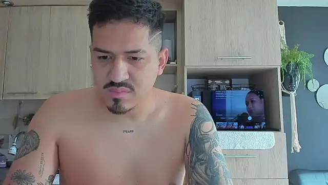 Arnolwilliams online show from November 11, 8:47 pm