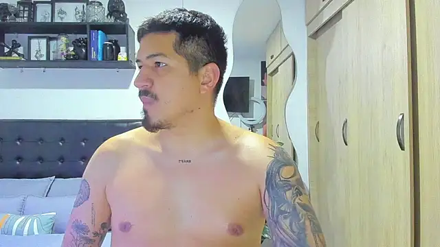 Arnolwilliams online show from October 23, 12:25 am