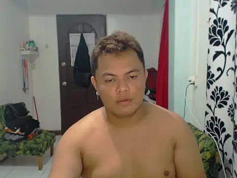 Snapshot of Gayasianzowe chatting on September 28, 12:58 pm Gayasianzowe online show from September 28, 12:58 pm