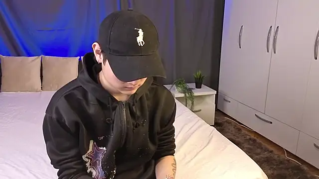 Kaelix1 online show from October 2, 1:04 pm