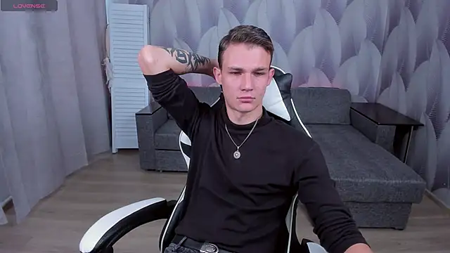 AdamGold01 online show from October 1, 1:26 pm