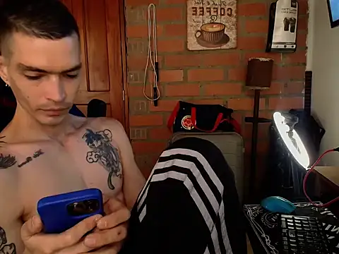 Snapshot of Travis_R chatting on September 28, 2:26 pm Travis R online show from September 28, 2:26 pm
