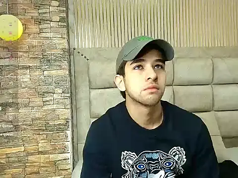 gaelcruz  online show from October 3, 3:11 am