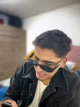 tomy hot20 online show from October 11, 8:02 pm