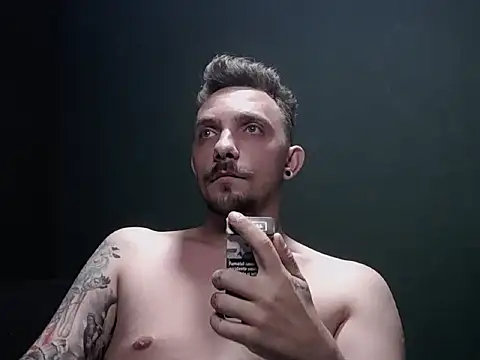 guesswhatbitch online show from September 29, 7:43 pm